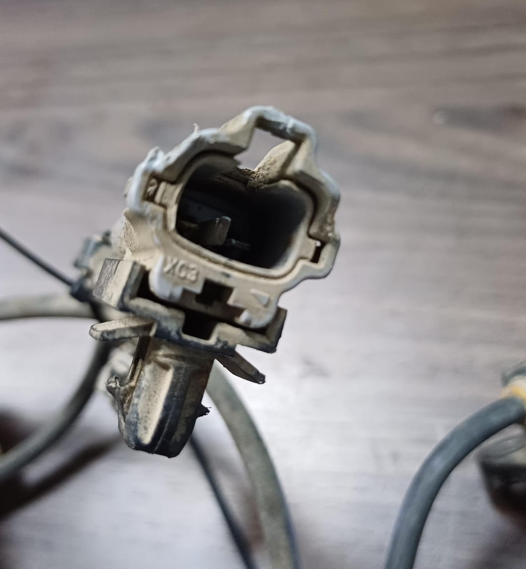 TOYOTA HILUX VIGO ABS SENSOR RRH (U) [89545-0K070]