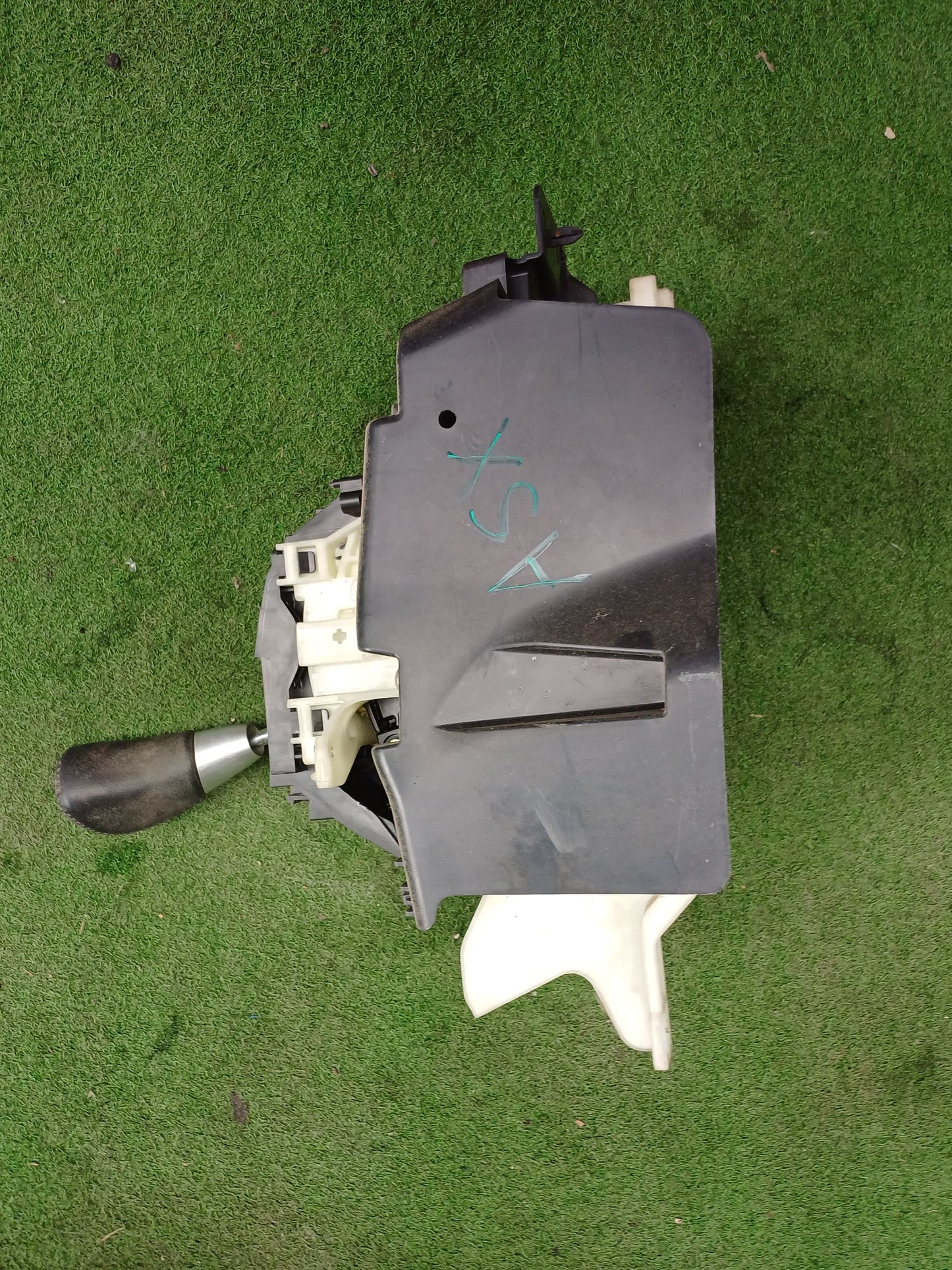 MITSUBISHI ASX GEAR LEVEL (U) [2400A117]