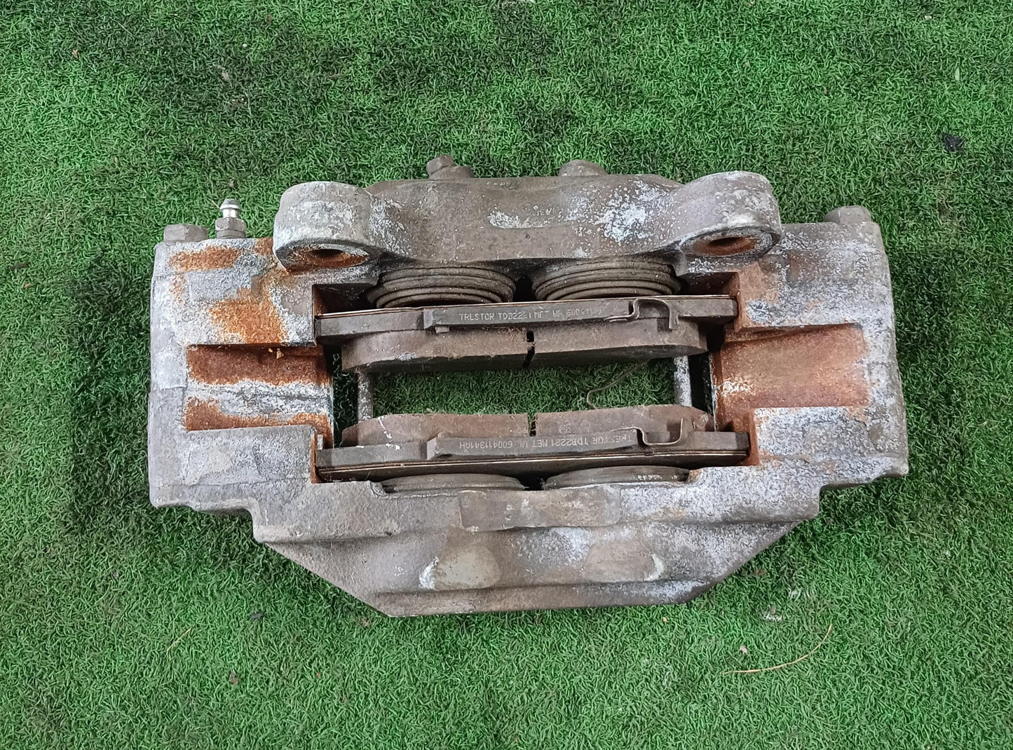 TOYOTA HILUX VIGO BRAKE CALIPER RH (U) [BC054]