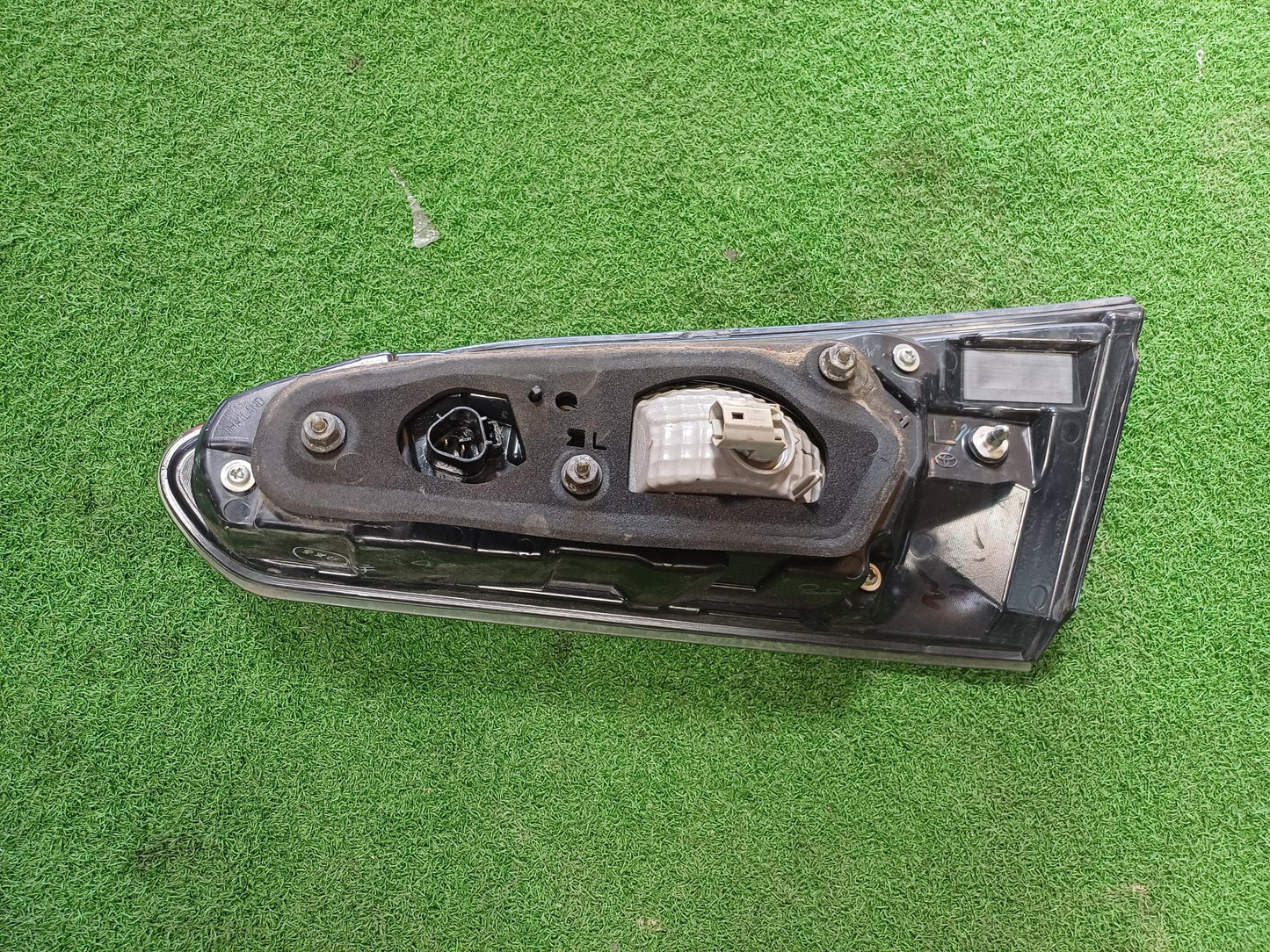 TOYOTA COROLLA CROSS TAIL LAMP LH (U) (TL00187]