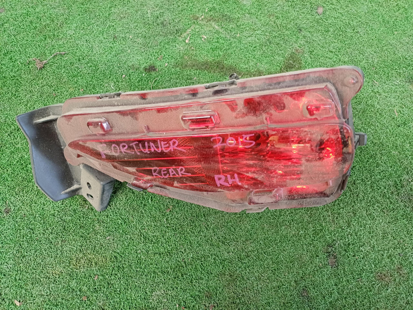 TOYOTA FORTUNER TAIL LAMP (U) [TL00204]