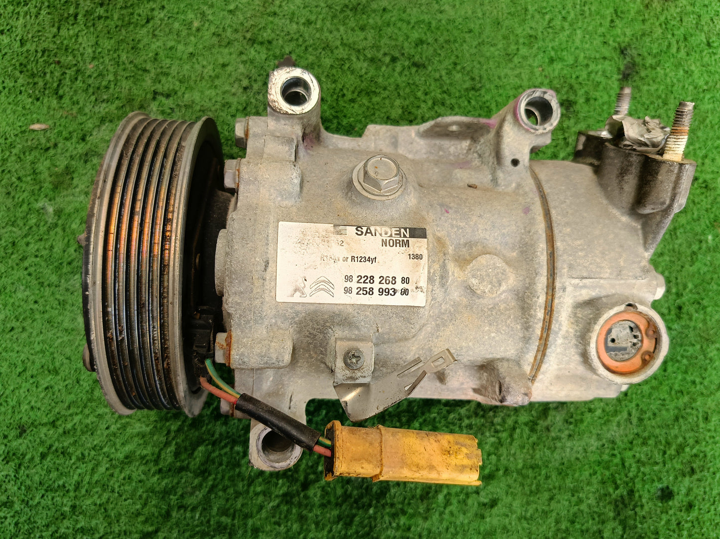 CITROEN PEUGEOT 2008 COMPRESSOR (9822826880)