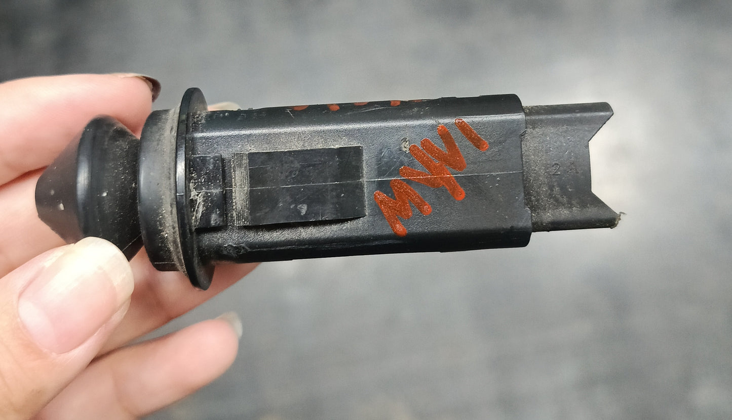 PERODUA MYVI/VIVA/ALZA/ TOYOTA AVANZA FRONT BONNET SWITCH (84243-BZ010)