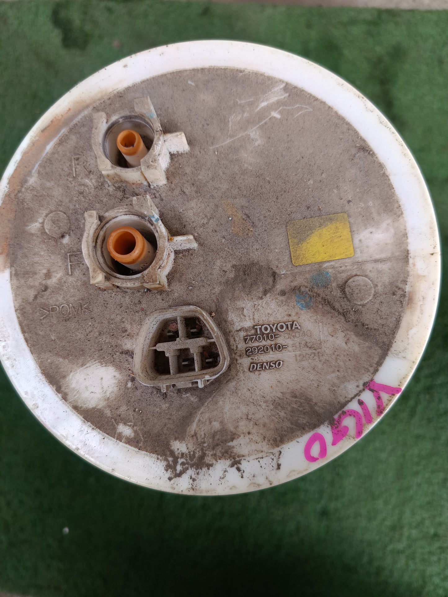 TOYOTA VIGO FUEL PUMP (77010-0K040)