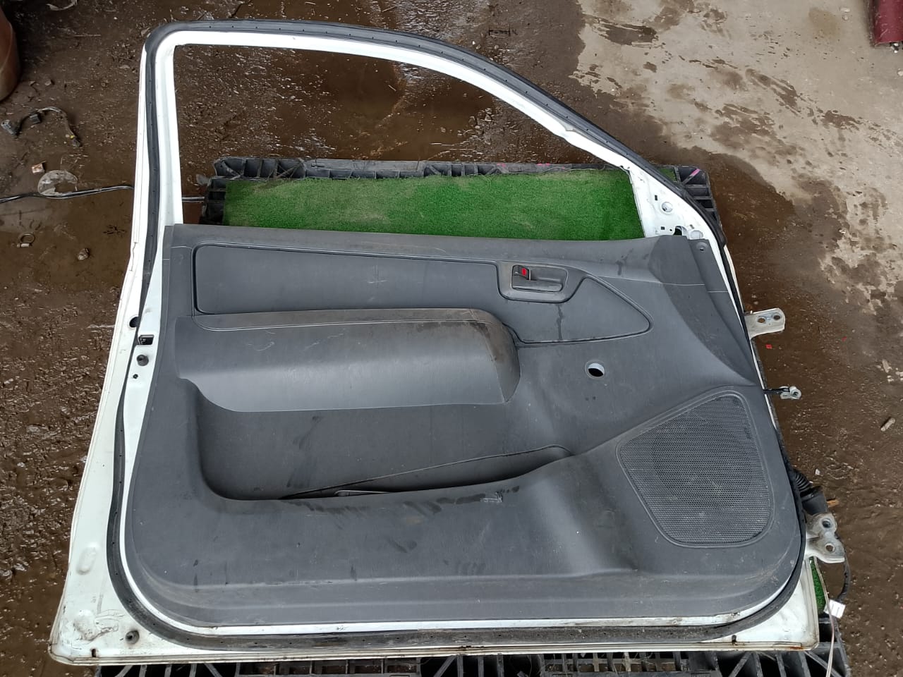 TOYOTA VIGO SINGLE CAB DOOR PANEL RLH COMPLETE (DP00279)
