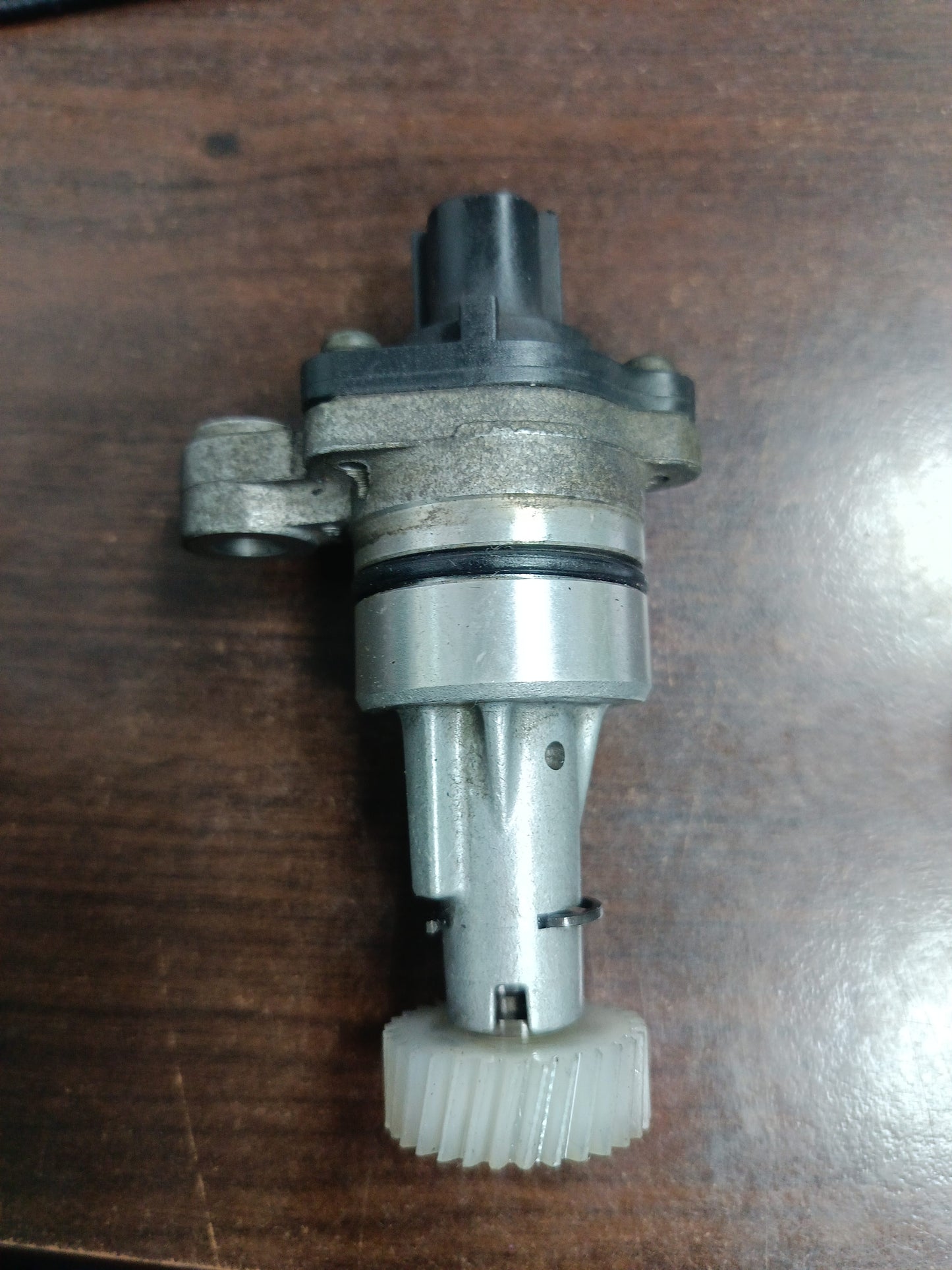 TOYOTA HILUX VIGO KUN25 SPEED SENSOR METER GEAR (83181-12020)