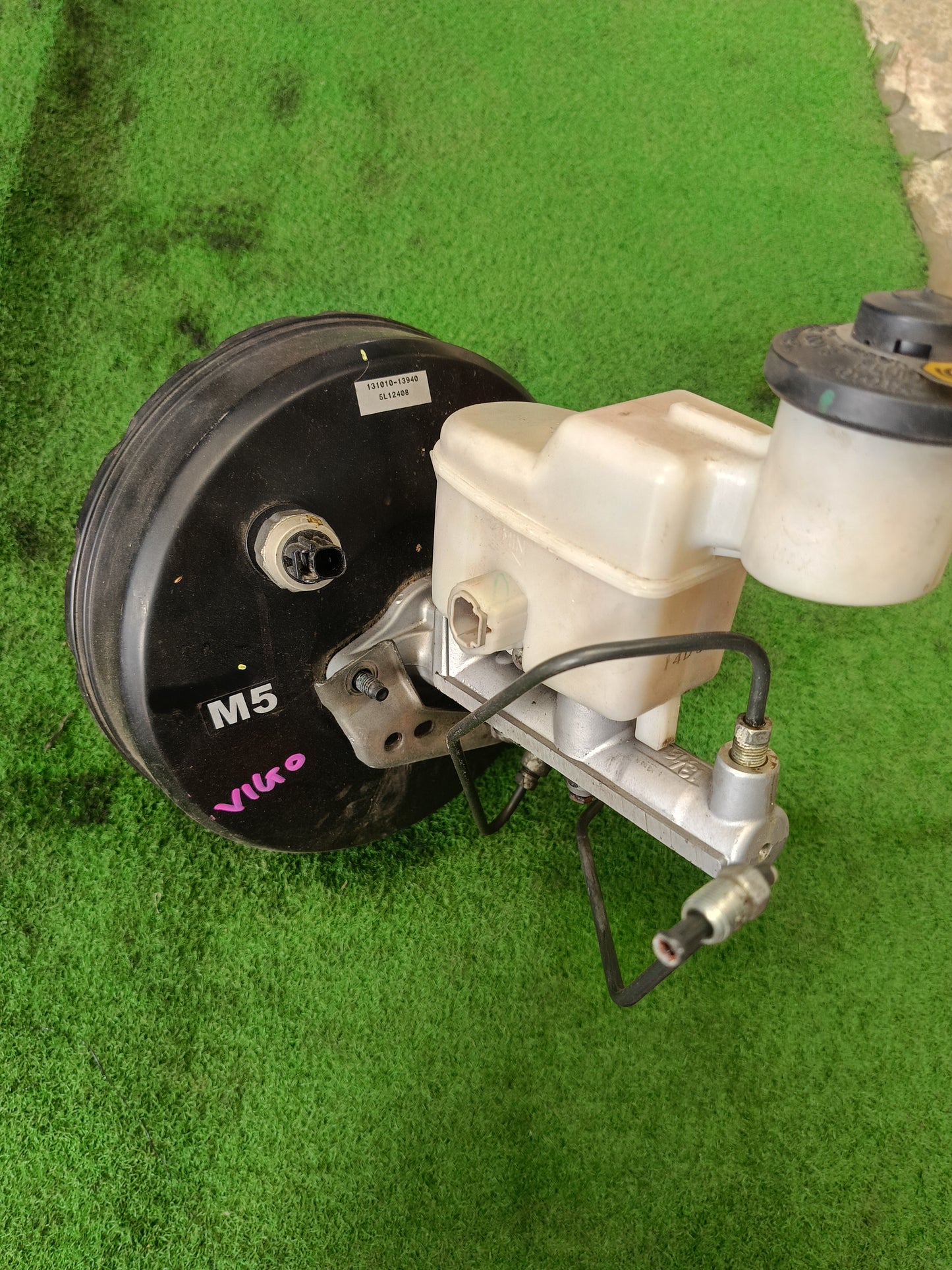 TOYOTA HILUX VIGO BRAKE BOOSTER (131010-13940)