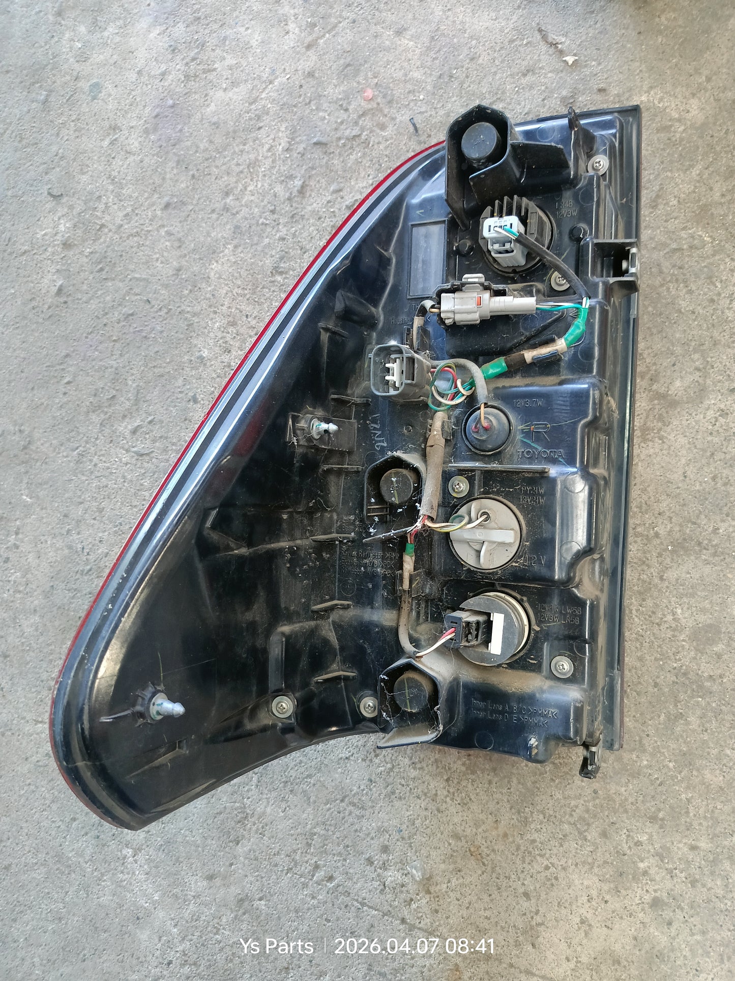 TOYOTA HILUX REVO TAIL LAMP RH (TL00232)