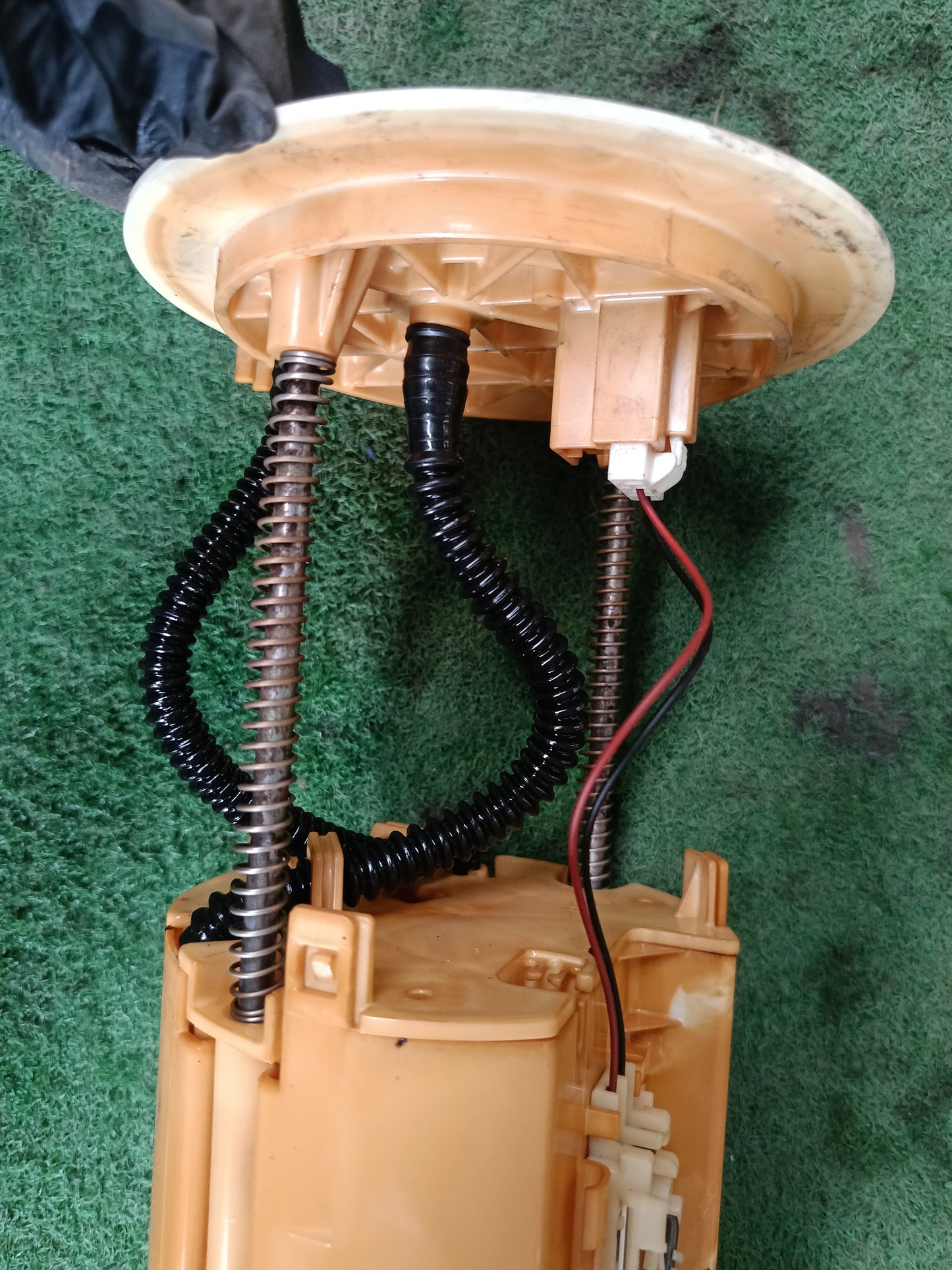 TOYOTA VIGO FUEL PUMP (77010-0K040)