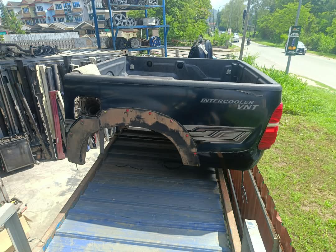 TOYOTA HILUX VIGO CABIN / BUCKET (TY000-CBN001)