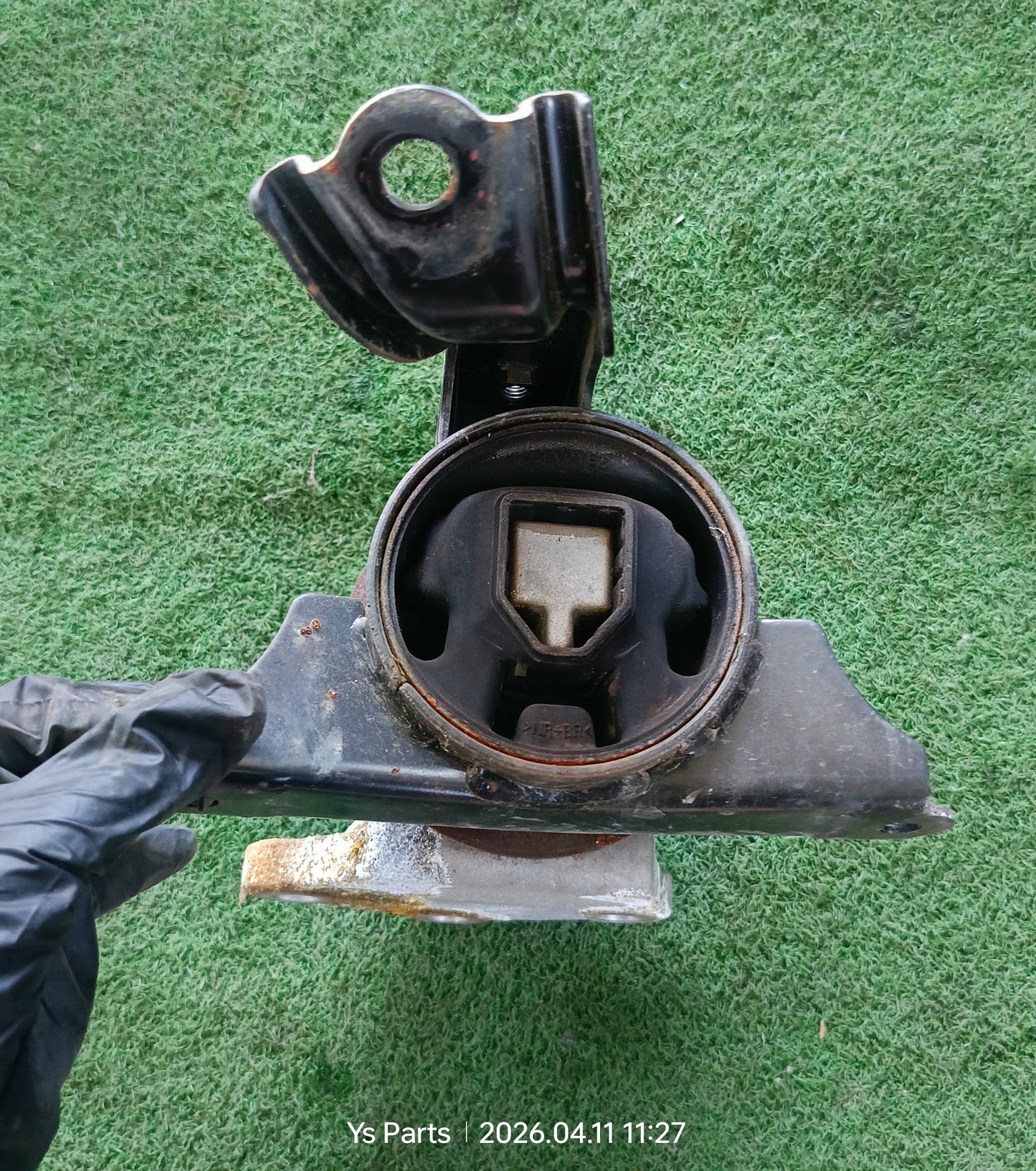 MITSUBISHI XPANDER GEARBOX MOUNTING (EM0076)