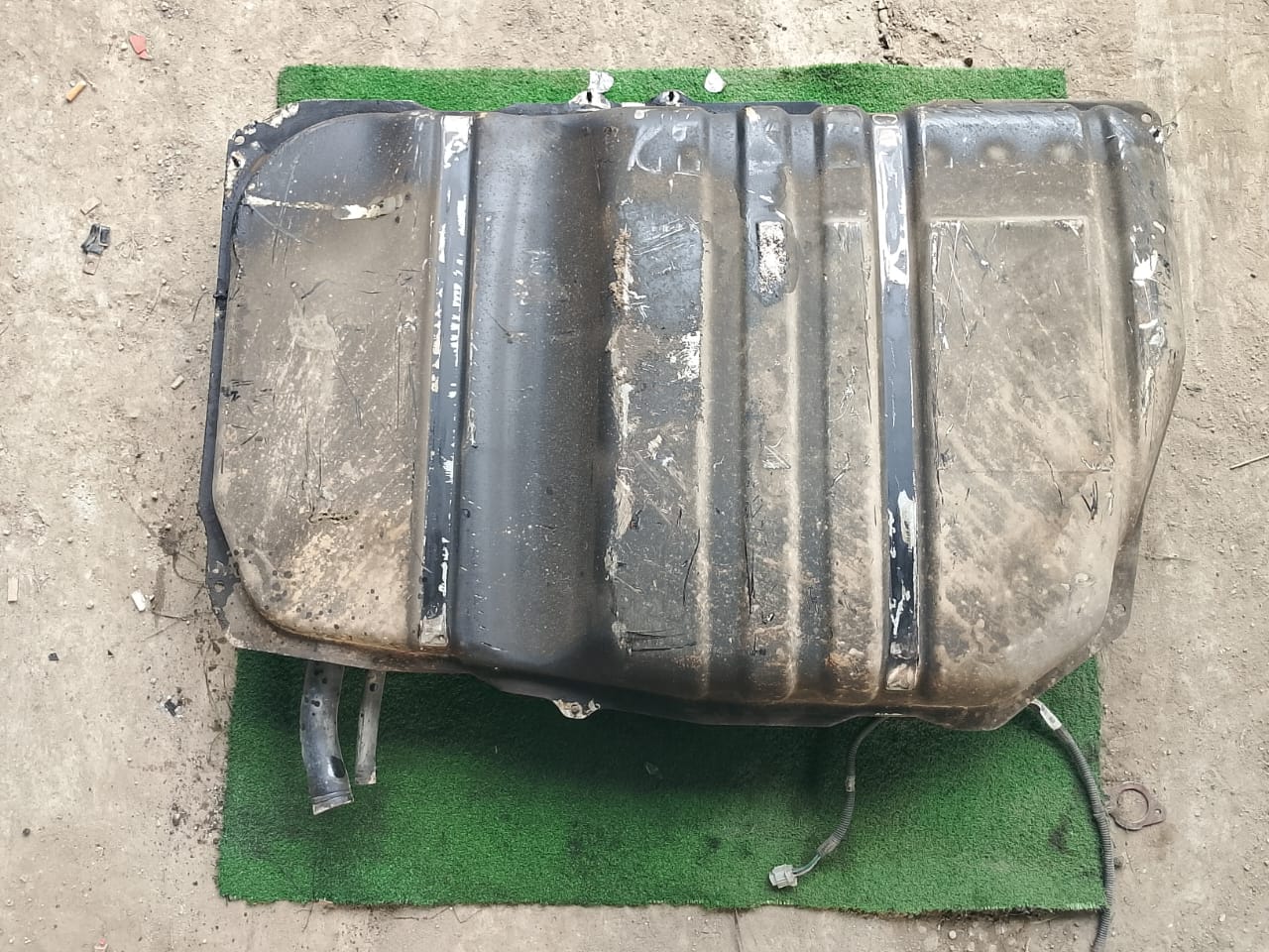 NISSAN SERENA FUEL TANK (FT00013)