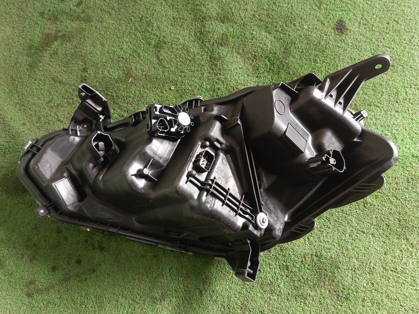 PERODUA MYVI 2021 HEAD LAMP WITH LED RIGHT (PDV02G-4031A-ROND)