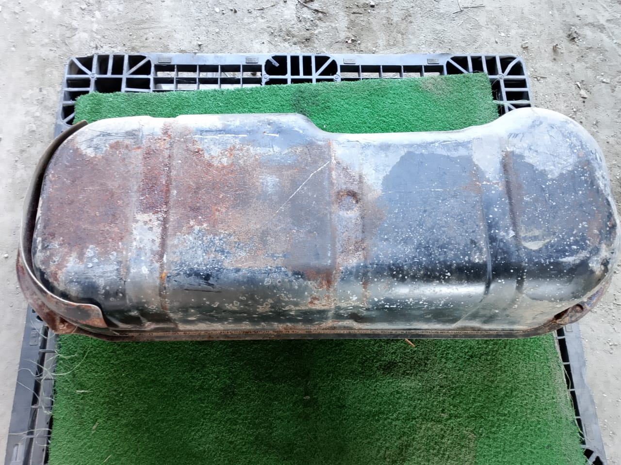 MITSUBISHI TRITON FUEL TANK (FT00021)