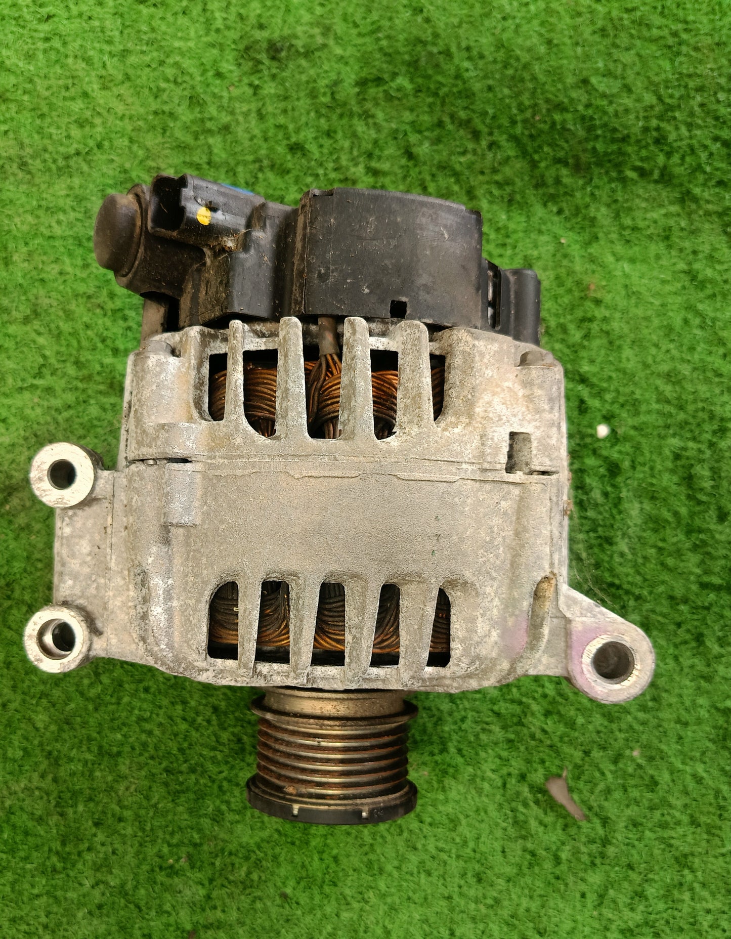 MINI COOPER ALTERNATOR (V7 615484 80-03)