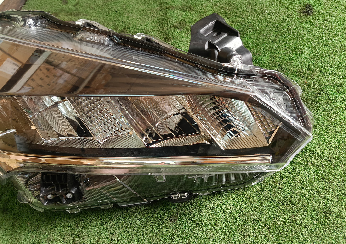 PERODUA MYVI 2021 HEAD LAMP WITH LED RIGHT (PDV02G-4031A-ROND)