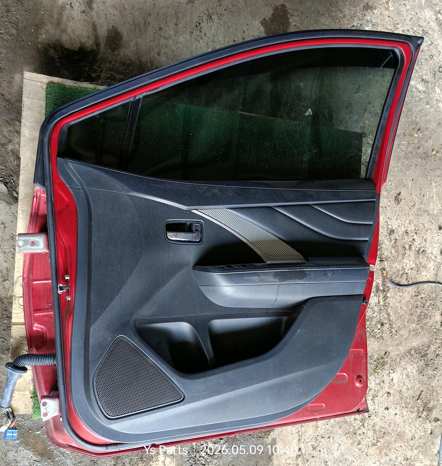 MITSUBISHI XPANDER DOOR PANEL FRH COMPLETE RED (DP00312)