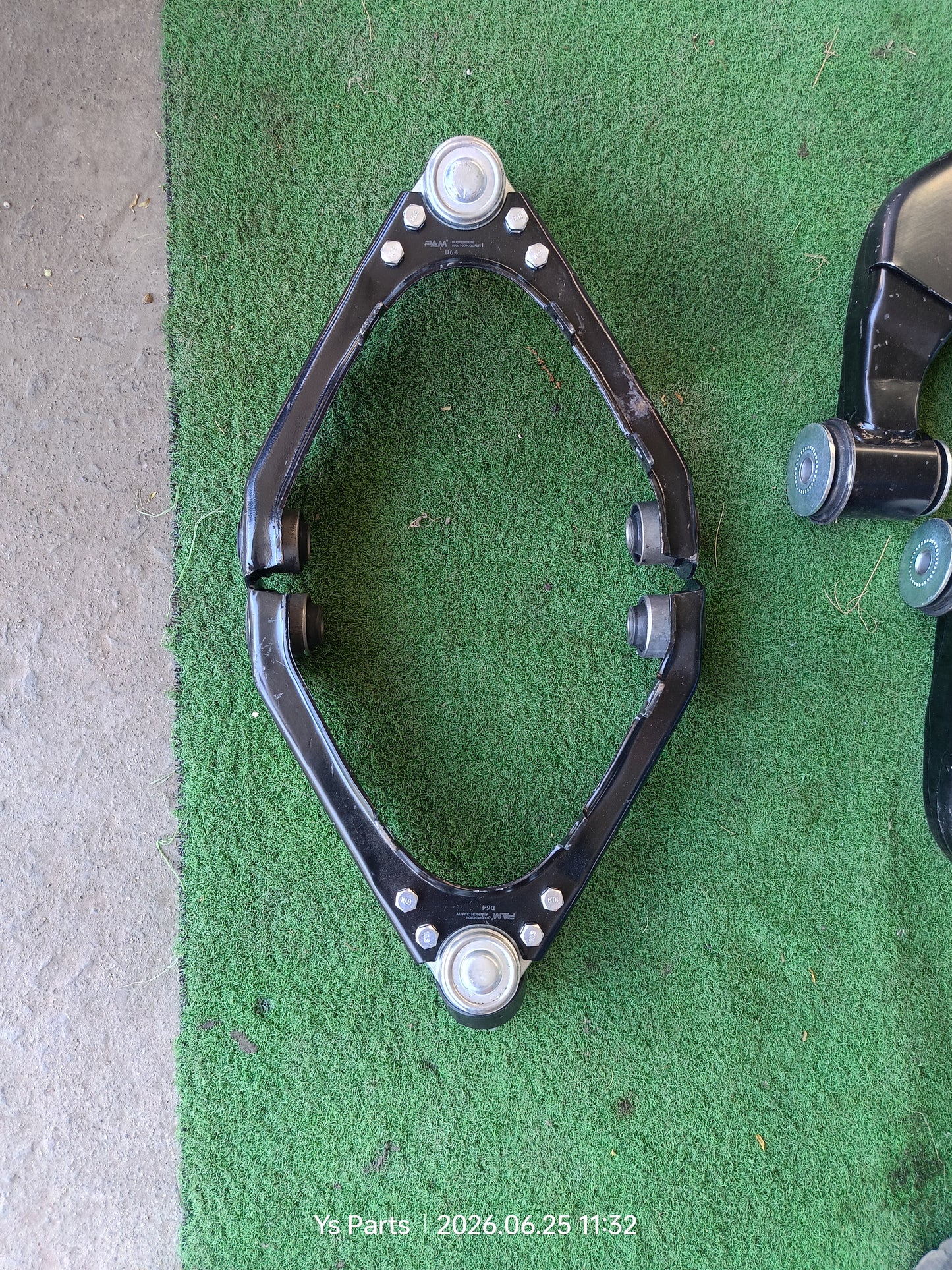 ISUZU DMAX VCROSS 2012 UPPER ARM RH NEW (OEM)  (PUP8-98005-836-0)