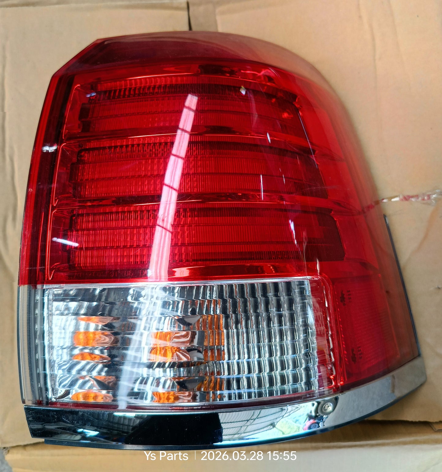 TOYOTA SUPER KING TAIL LAMP RH (81550-60A80) (TAIWAN)