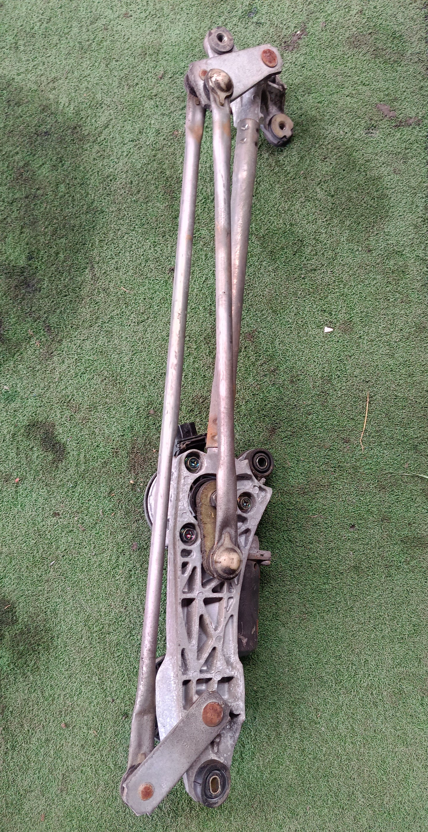 TOYOTA CAMRY WIPER MOTOR (85110-06040)