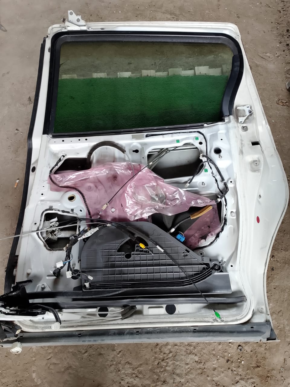 TOYOTA ESTIMA DOOR PANEL RRH COMPLETE WHITE (DP00300)