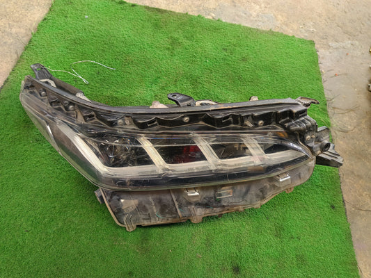 TOYOTA FORTUNER LEGENDER HEAD LAMP RH (HL0139)