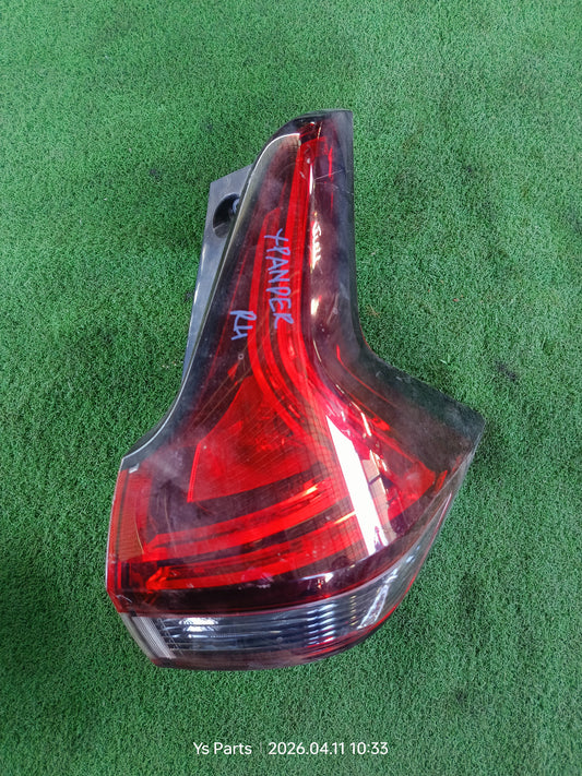 MITSUBISHI XPANDER TAIL LAMP RH (8330B406)
