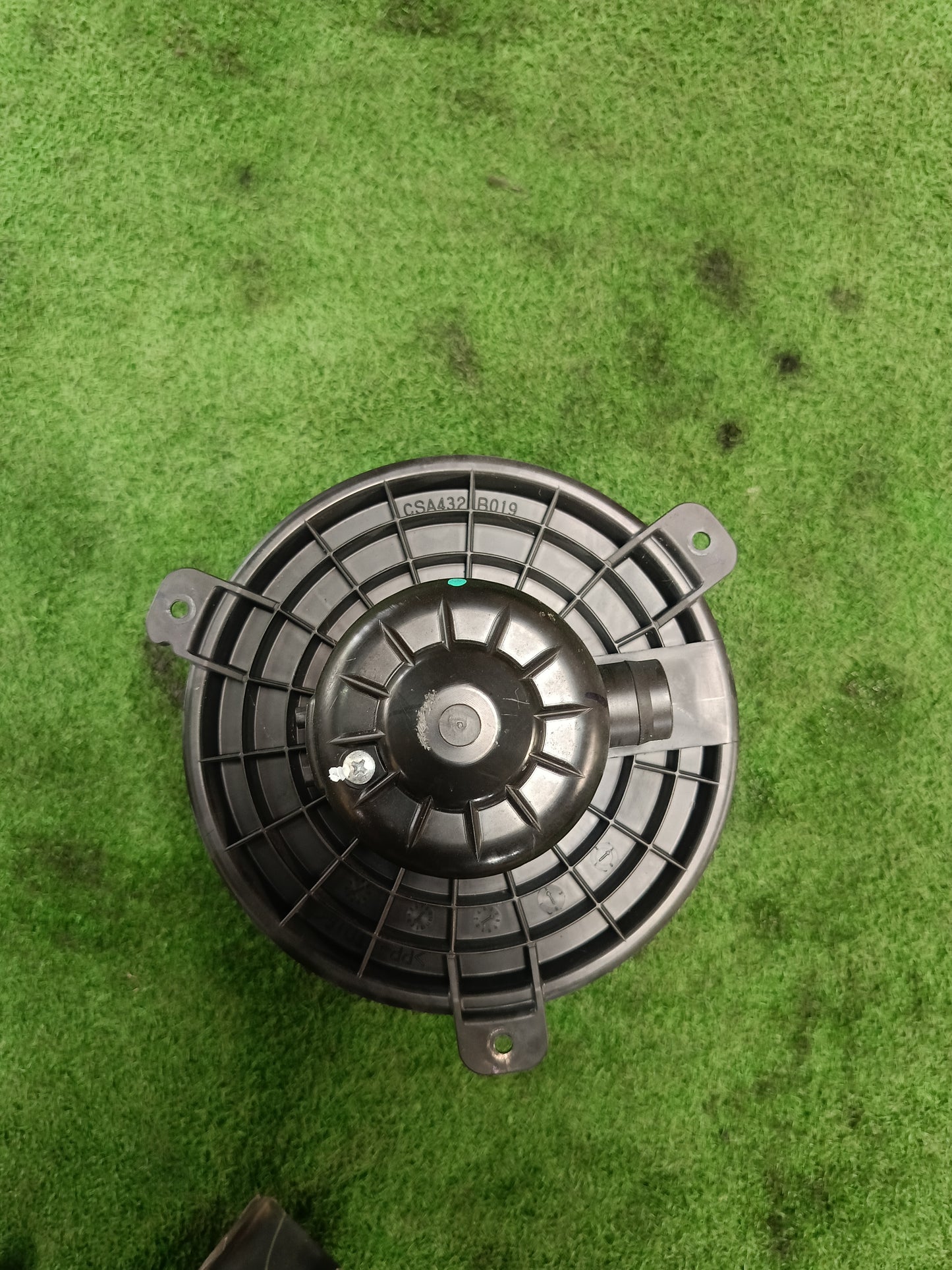 MITSUBISHI TRITON BLOWER MOTOR (CSA432-B019)