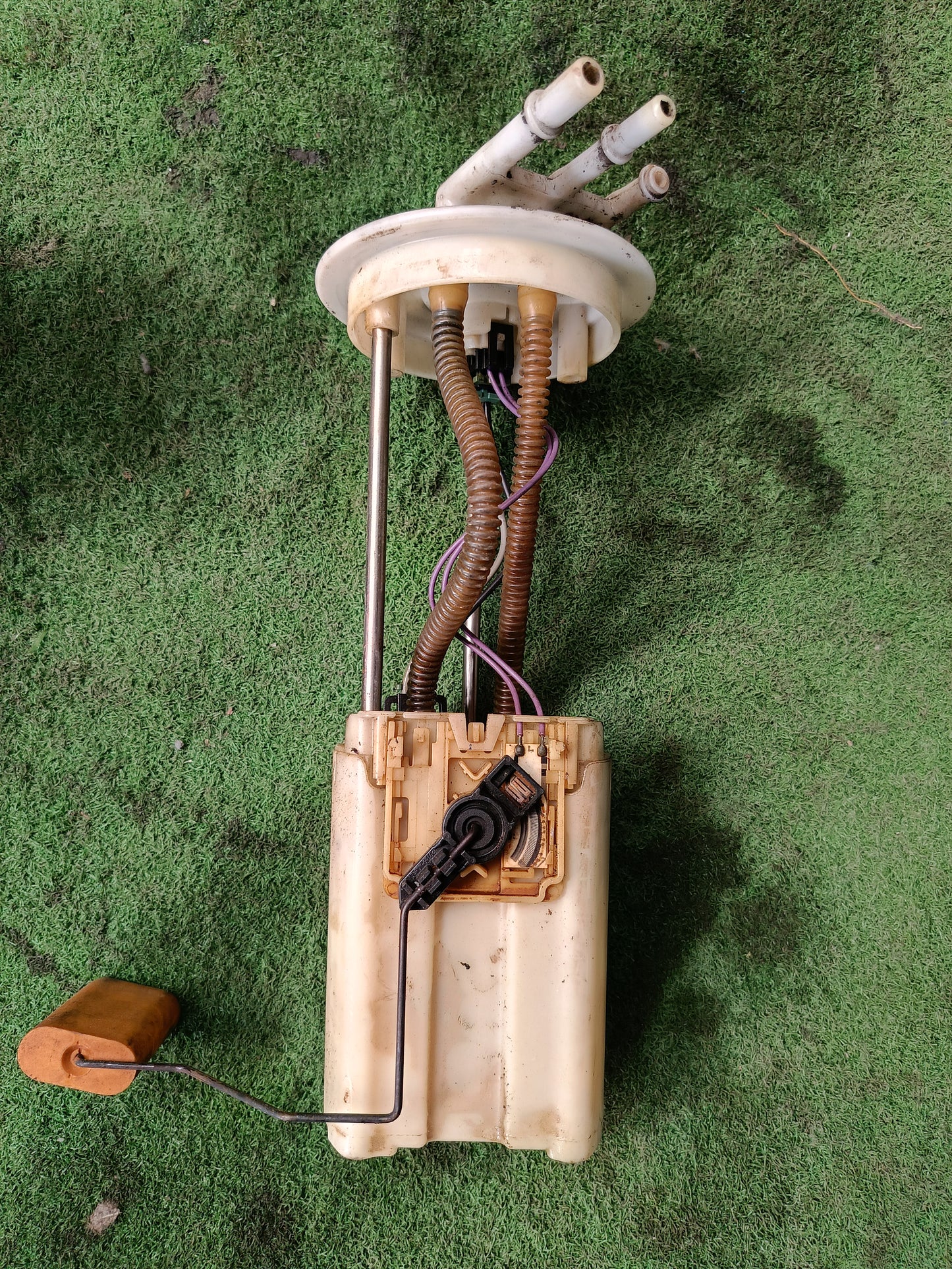 ISUZU D-MAX 2.5 FUEL PUMP (28068753-0)