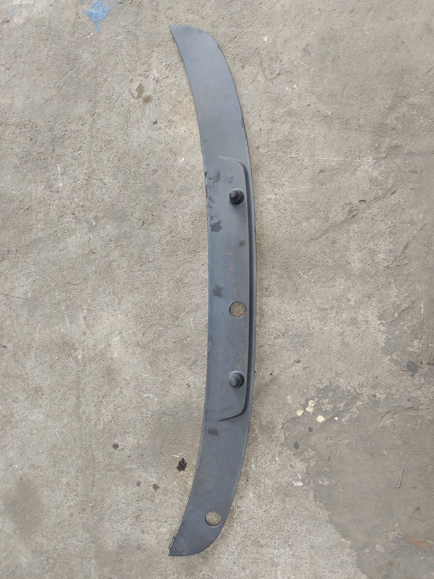 NISSAN URVAN E25 WIPER GRILLE PANEL (WPL003)