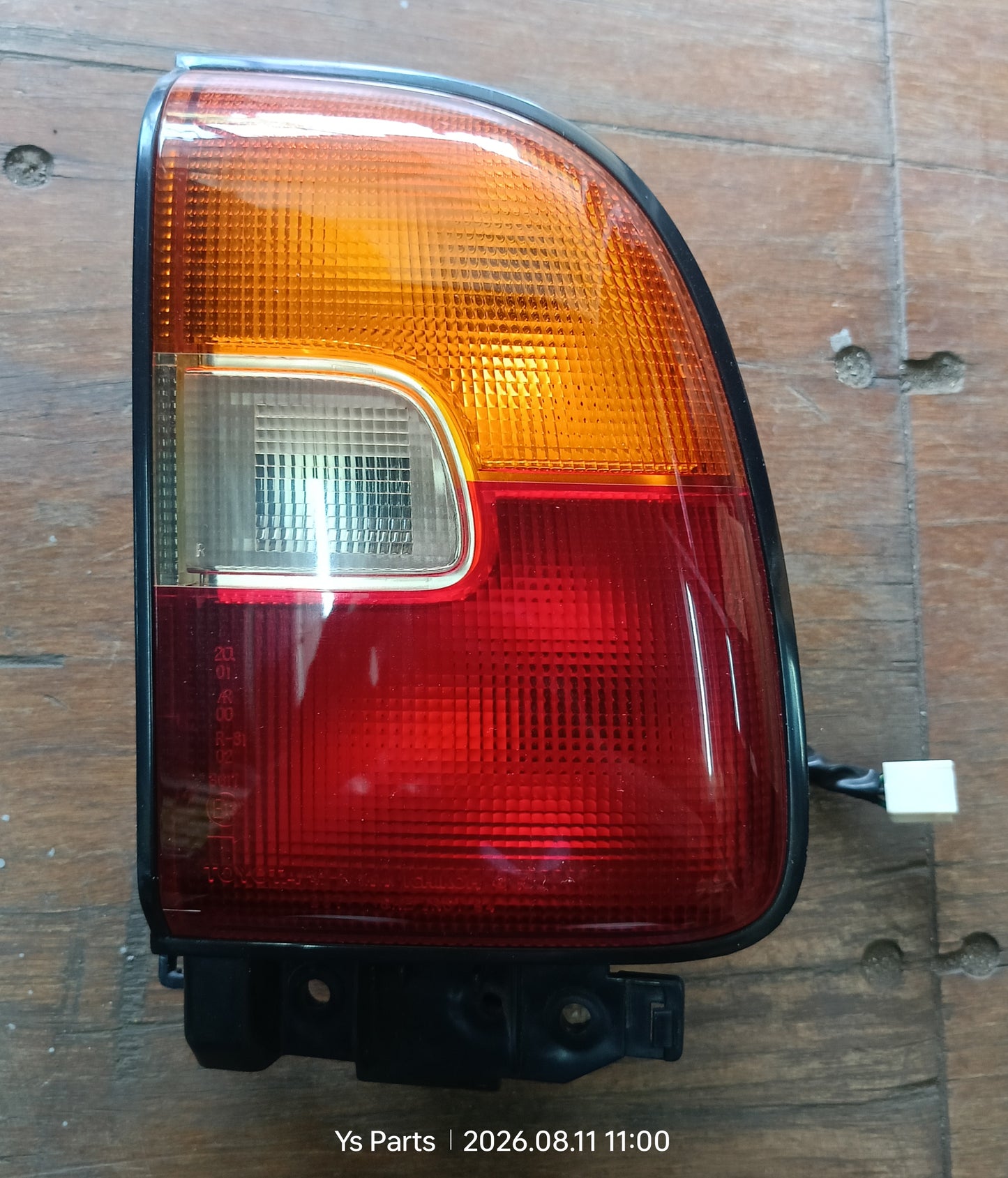 TOYOTA RAV4 TAIL LAMP RH (NEW ORI) (81560-42050)