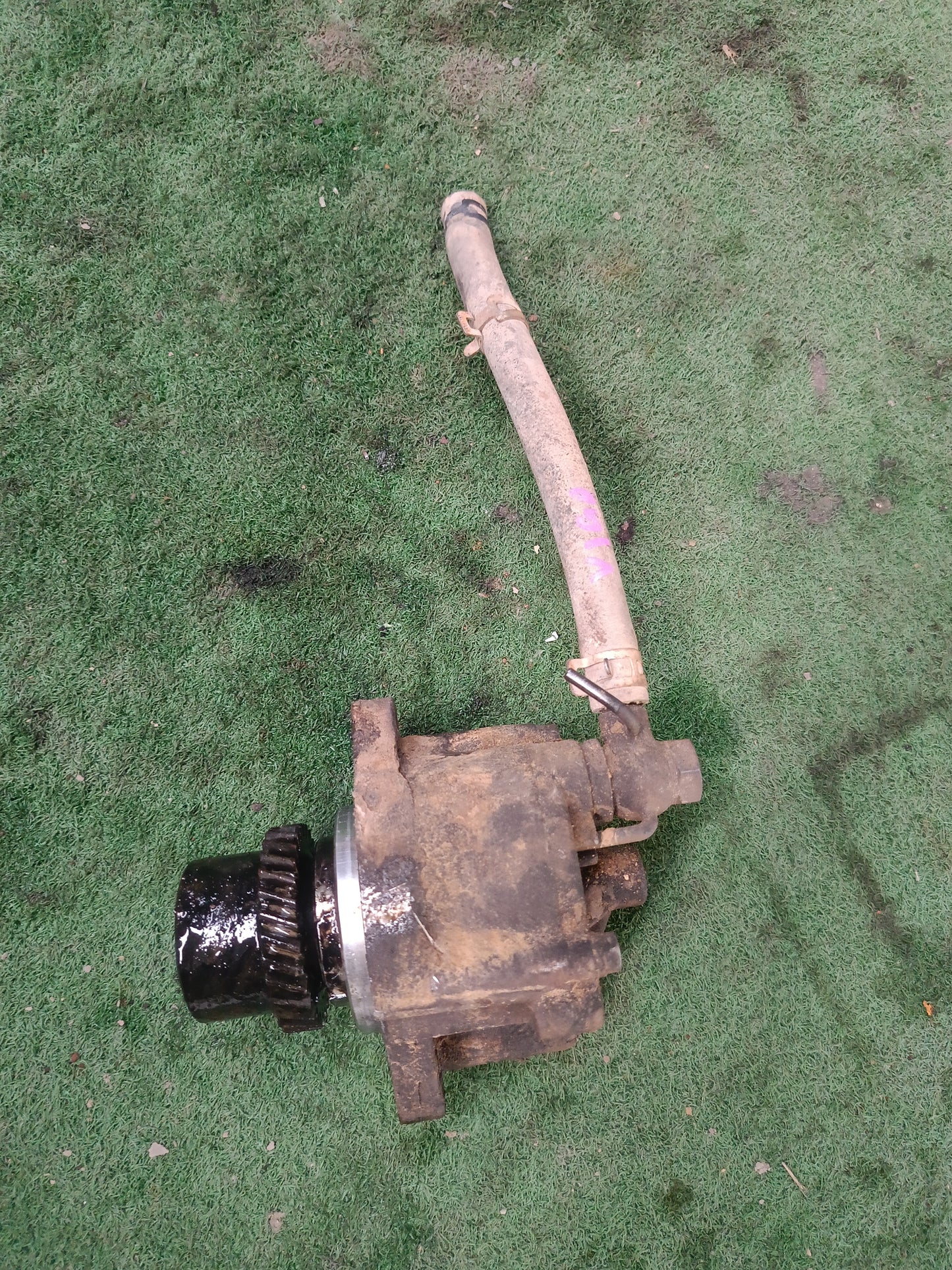 TOYOTA HILUX VIGO VNT 2.5 POWER STEERING PUMP (SP0033)