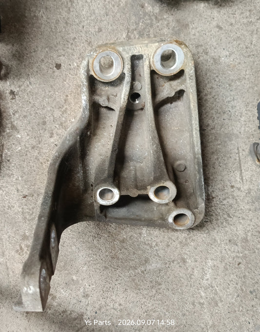 PERODUA MYVI GEARBOX MOUNTING (EM0087)