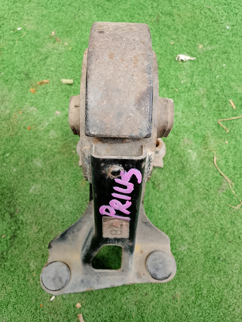 TOYOTA PRIUS ENGINE MOUNTING REAR (EM0069)
