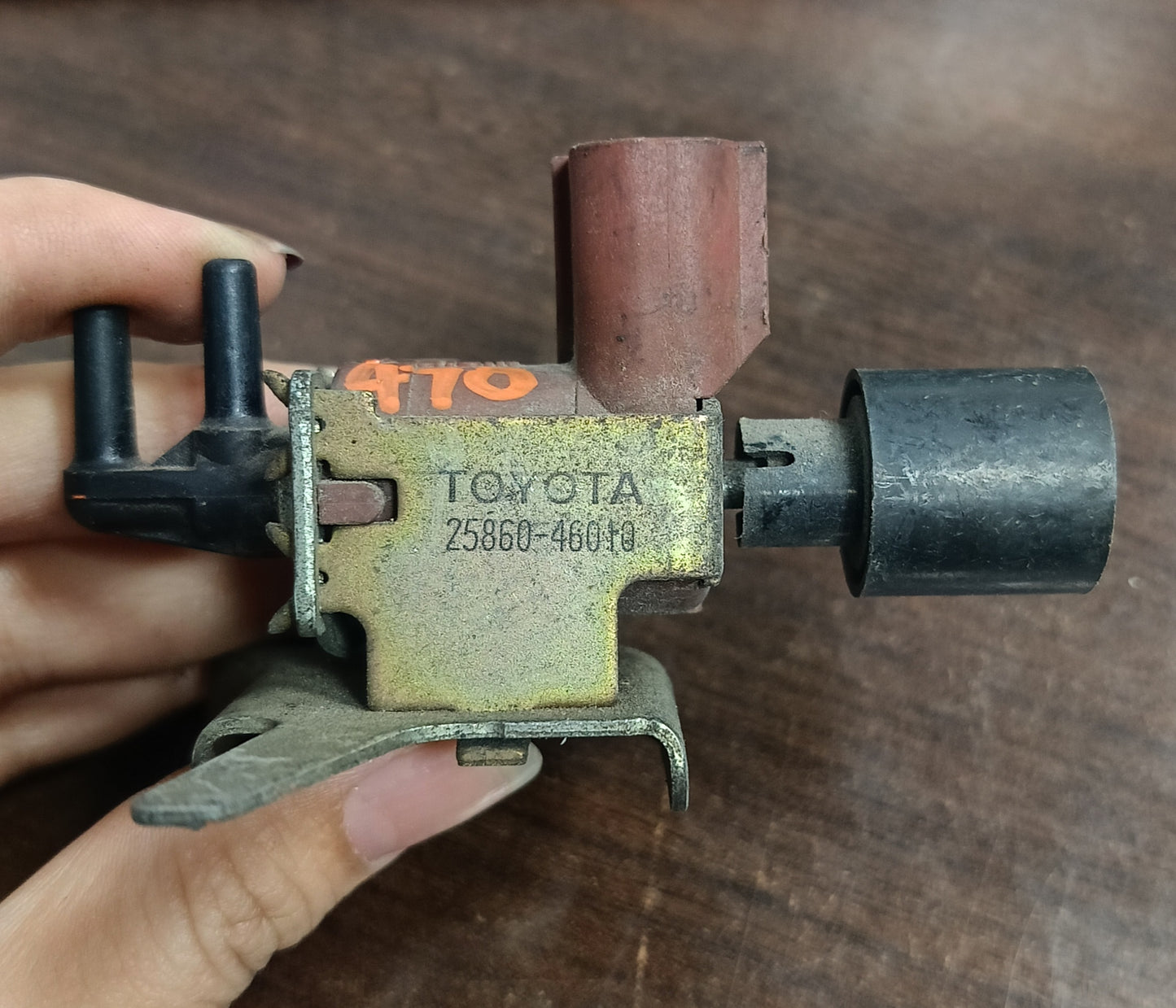 TOYOTA CAMRY LX470 VACUUM VALVE SENSOR (25860-46010)