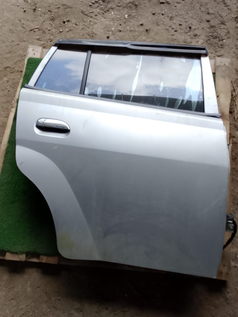 PERODUA VIVA DOOR PANEL RRH COMPLETE SILVER (DP00285)