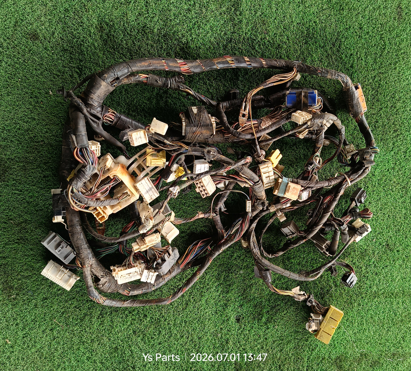 TOYOTA HILUX VIGO SINGLE CAB FUSEBOX WIRING (WRG0072)
