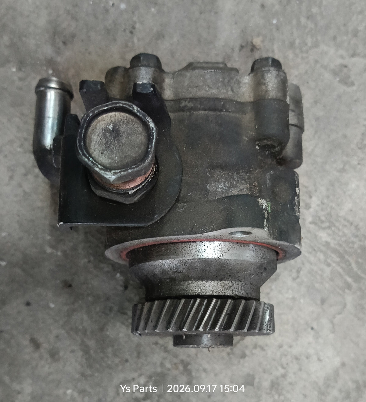 NISSAN URVAN E25 STEERING PUMP (SP0042)
