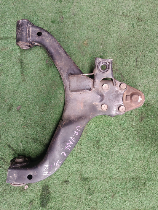 NISSAN URVAN E25 LOWER ARM RH (U) (LAM057)