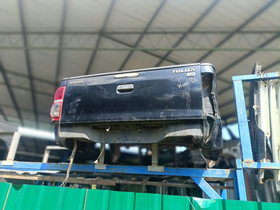 TOYOTA HILUX VIGO CABIN / BUCKET (TY000-CBN001)