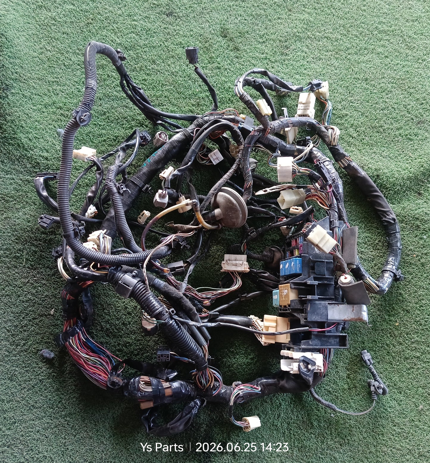TOYOTA AVANZA AT FUSEBOX WIRING (WRG0047)