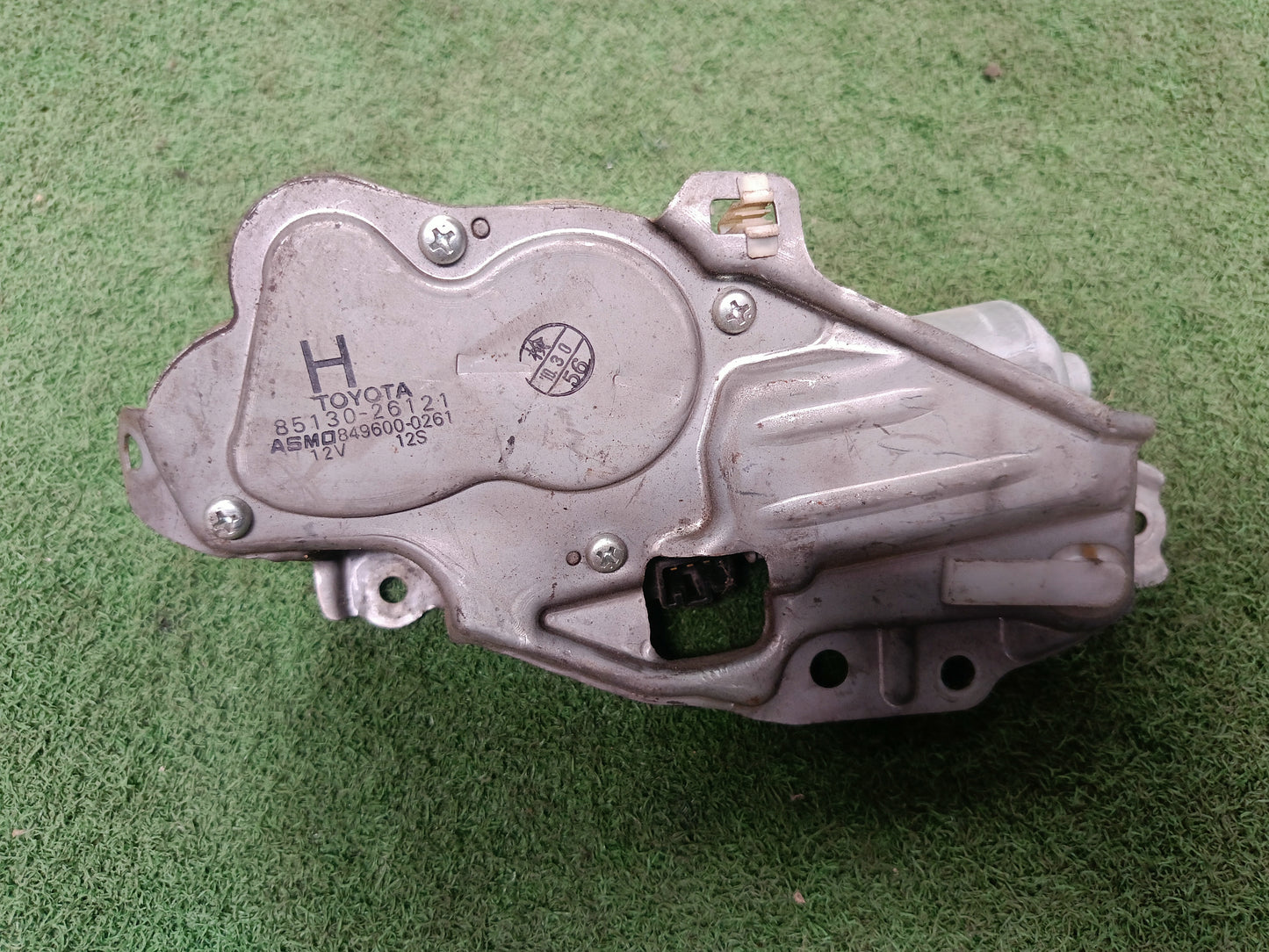 TOYOTA HIACE REAR WIPER MOTOR (85130-26121)