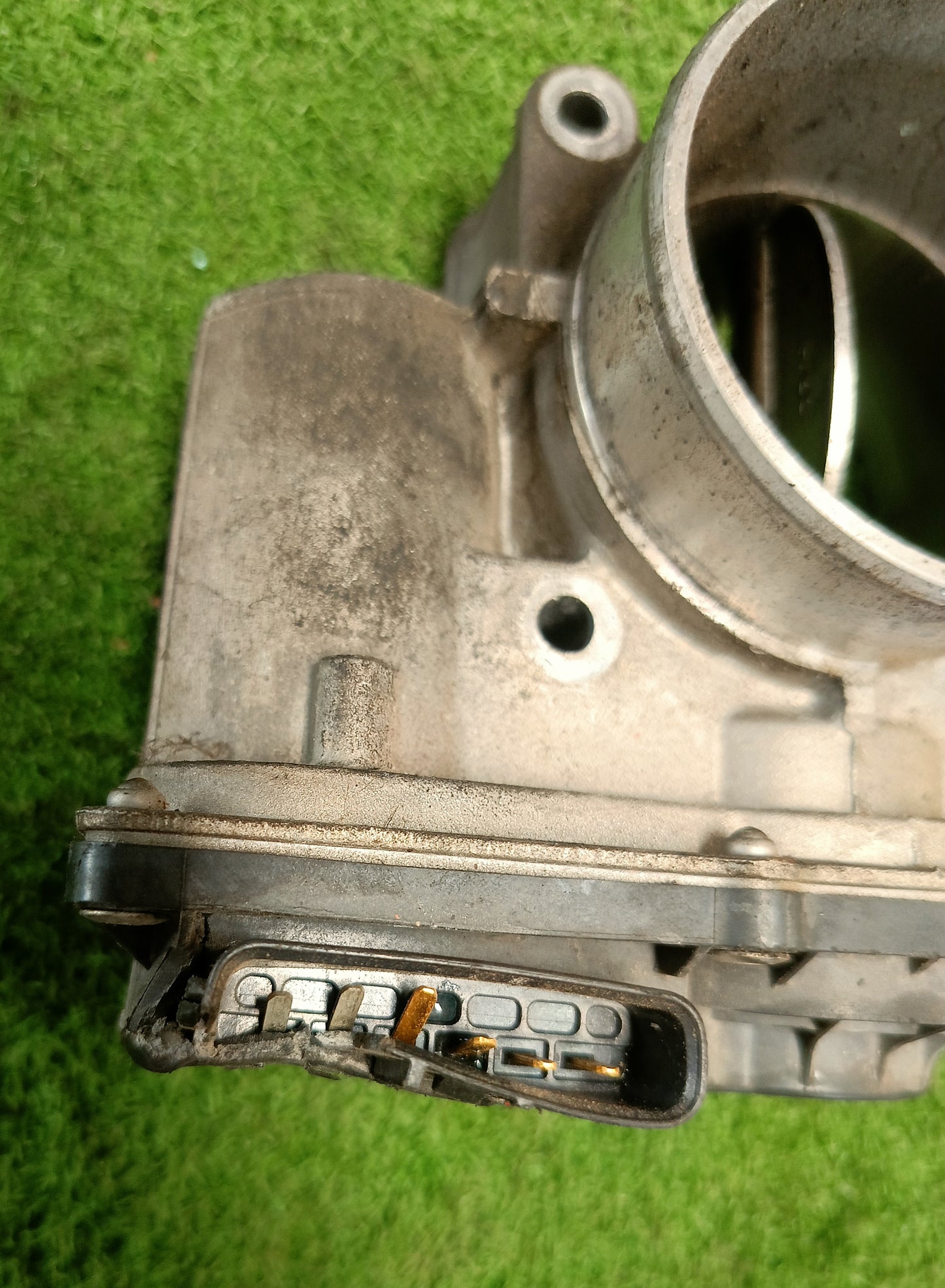 MITSUBISHI TRITON THROTTLE BODY (TB0015)