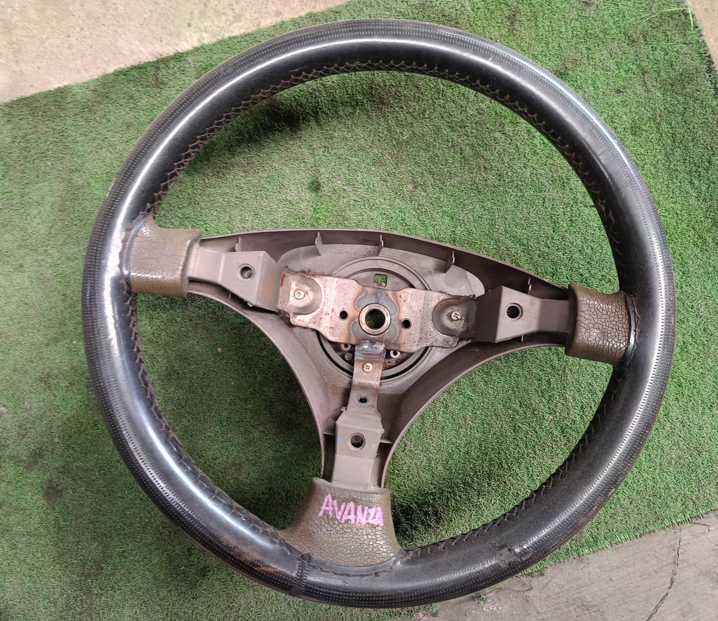 TOYOTA AVANZA STEERING WHEEL (SW00108)