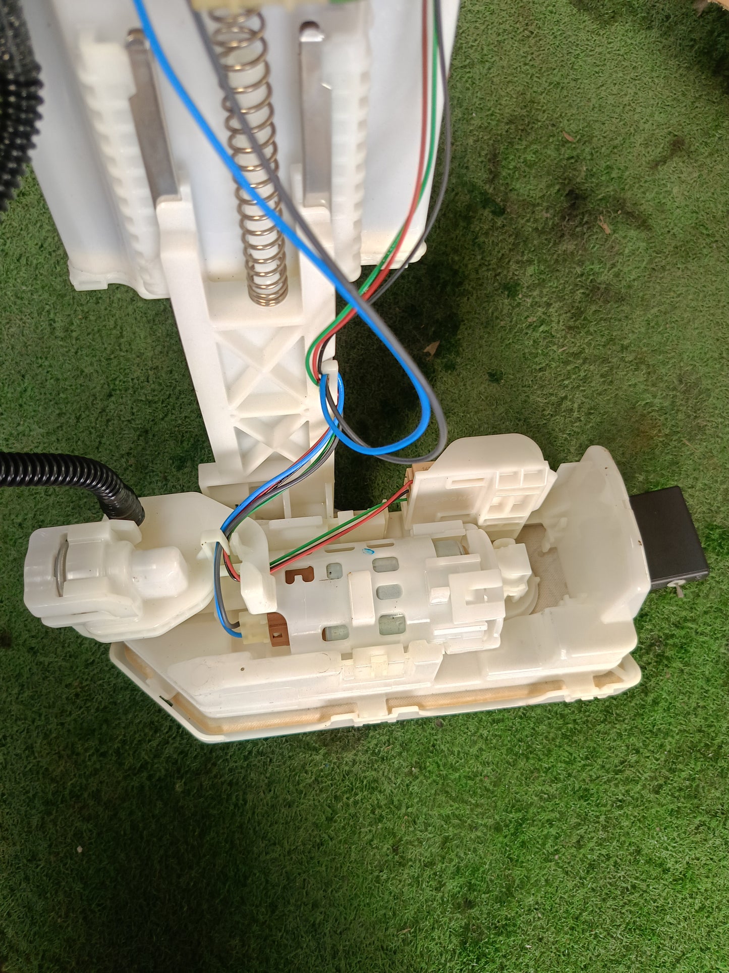 TOYOTA CORROLA CROSS FUEL PUMP (77020-0A030)