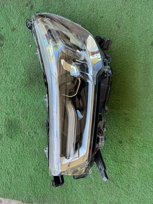 TOYOTA HILUX ROGUE 2020 HEADLAMP WITH LED DRL (ELECTRICAL) RH NEW (TYN07Q-4031A-RNND)