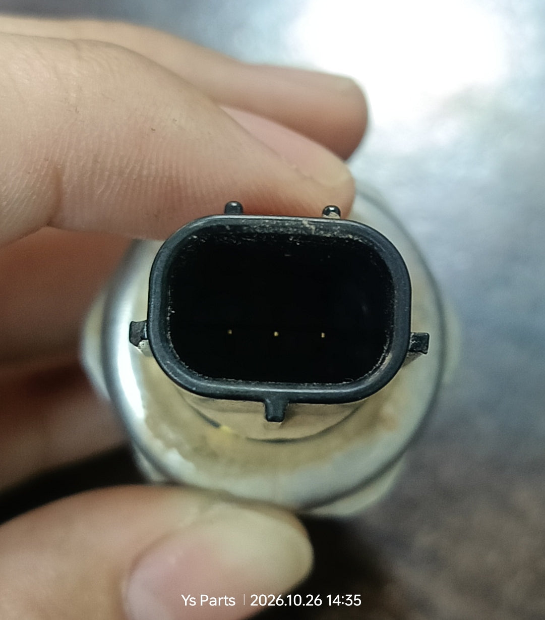 PERODUA ATIVA OIL PRESSURE SENSOR (89637-12040)