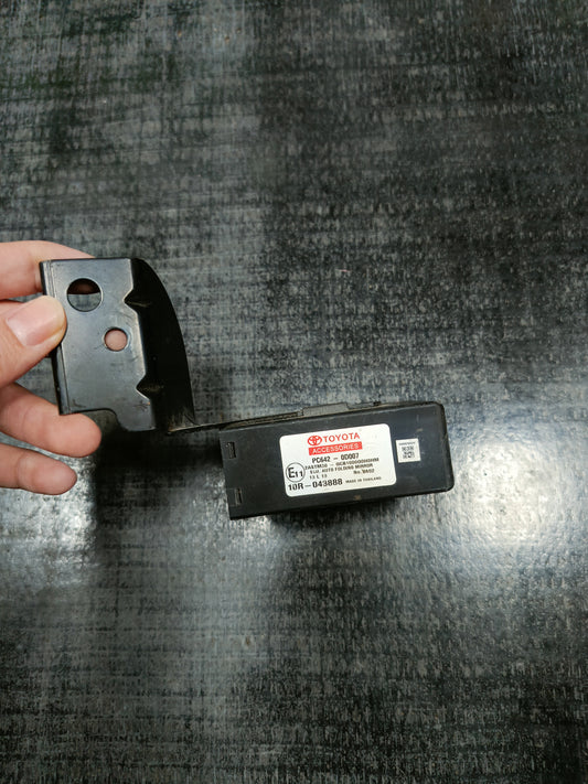 TOYOTA VIOS NCP151 AUTO FOLDING MIRROR ECU (PC642-0D007)