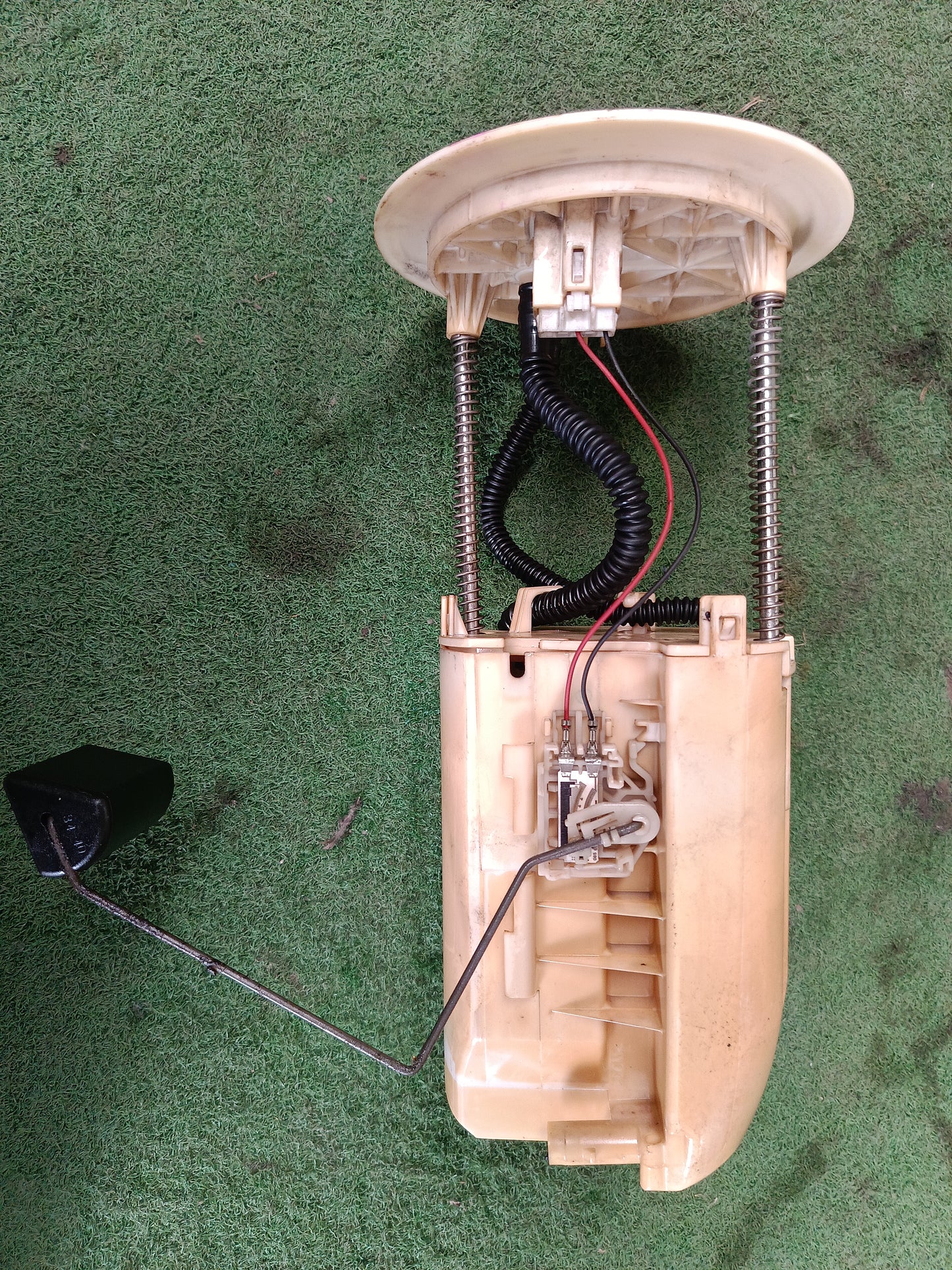 TOYOTA HILUX VIGO FUEL PUMP (77010-0K041)