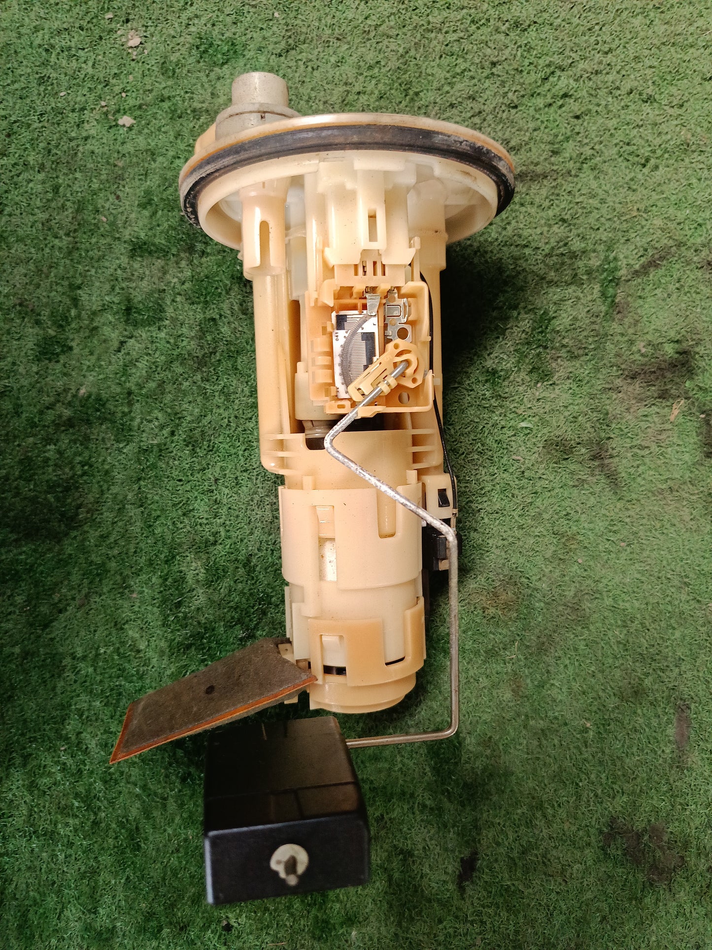 PERODUA MYVI K3 FUEL PUMP (23210-BZ140)